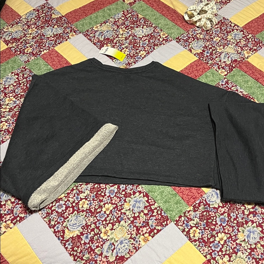 Hyba Cropped Yoga Cover Up  - S/M - Picture 3 of 7